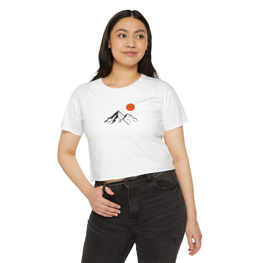 Sommerhit Crop Top – Berge & Sonne Design