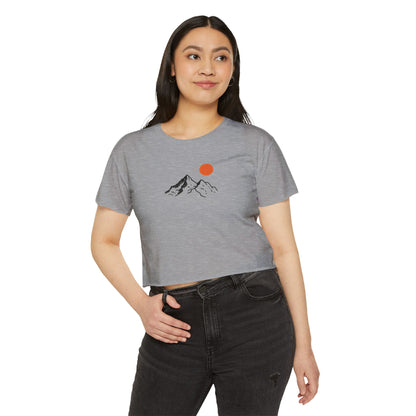 Sommerhit Crop Top – Berge & Sonne Design