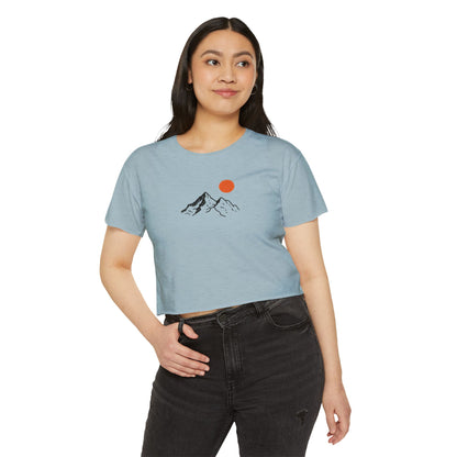 Sommerhit Crop Top – Berge & Sonne Design